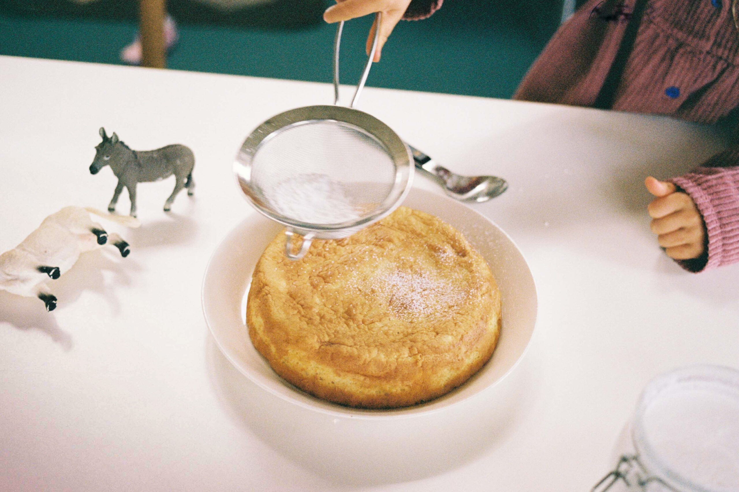 Light Lemon Cake Recipe by @werebros